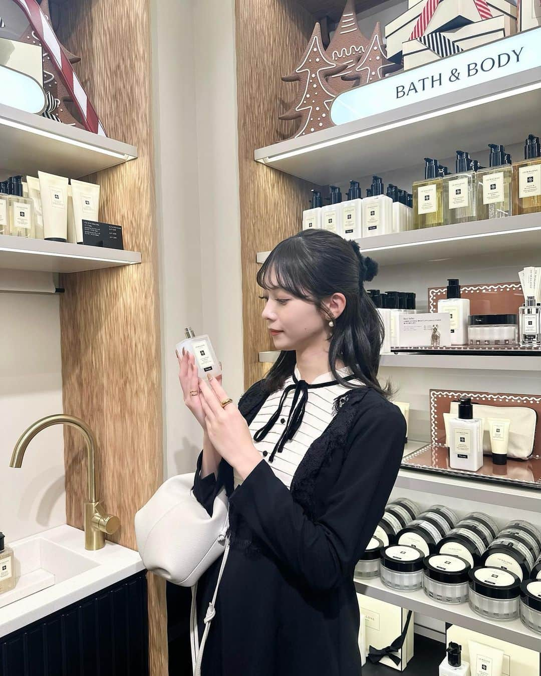 大薮未来さんのインスタグラム写真 - (大薮未来Instagram)「JO MALONE LONDON♡  代官山フォレストゲートのOPEN前イベントに行ってきました〜♡店内がとっても可愛かったです！  明日12/1よりOpenです！代官山駅のすぐ近くです✨ 是非皆様もお立ち寄りください〜♡  #jomalonelondon #ジョーマローンロンドン #ジョーマローンロンドン代官山 #フォレストゲート代官山 #Forestgate Daikanyama #uniquelyyours #pr」11月30日 20時30分 - miku_ohyabu