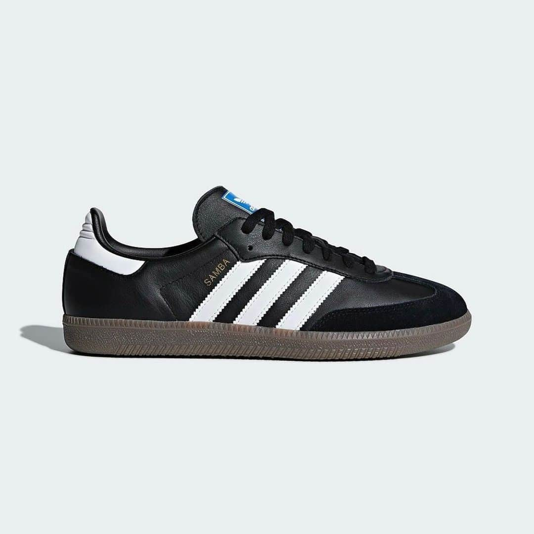 UNITED ARROWS & SONSさんのインスタグラム写真 - (UNITED ARROWS & SONSInstagram)「< adidas originals >  「SAMBA OG」を12月1日(金）に発売いたします。  フットボールのピッチからストリートへ。オリジナルのシルエットを忠実に受け継いだ、薄くソフトなアッパーに高級感溢れるSAMBAのゴールドロゴやトゥ部分のスエード、グリップカに耐久性も兼ね備えたガムソールなどレトロでスポーティな雰囲気を持つ幅広い世代に愛されています。  adidas SAMBA OG ¥15,400-  ■取り扱い店舗：ユナイテッドアローズ&サンズ、オンラインストア  #unitedarrowsandsons #unitedarrows」11月30日 20時32分 - unitedarrowsandsons