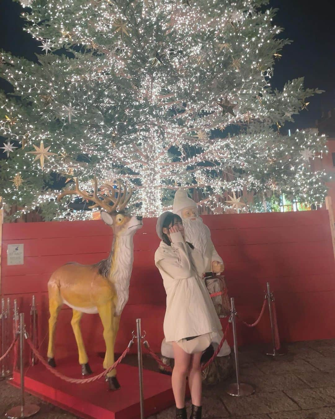 住田悠華さんのインスタグラム写真 - (住田悠華Instagram)「#christmasmarket 🎄  人生で初めていきました🫣 すんごく綺麗で日本じゃないみたいだったの💗 また行きたいくらいはるかの好きな空間だったぁ🫶  そして、今日は #IDOLSUPERLIVE に出演させていただきました🧚‍♀️  平日なのに会いに来てくれてありがとう🫣💗  沢山の方がいらっしゃって緊張しましたがにっこにこ笑顔で楽しかったぁ☺️  １ヶ月後の単独ライブがさらに楽しみになったよ💕  明日からも頑張るぞぉ💪🤍  #idol #アイドル #christmas #クリスマス #クリスマスマーケット #クリスマスツリー #ベレー帽 #アプガ #アップアップガールズ仮 #住田悠華」11月30日 20時40分 - uugirl_new_haruka