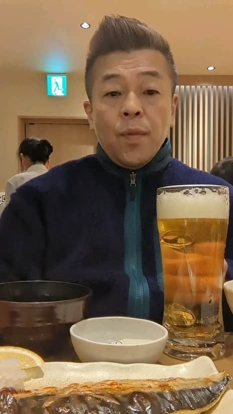 古賀シュウのインスタグラム：「やよい軒で 久しぶりの サイレント乙だね🍺✨」