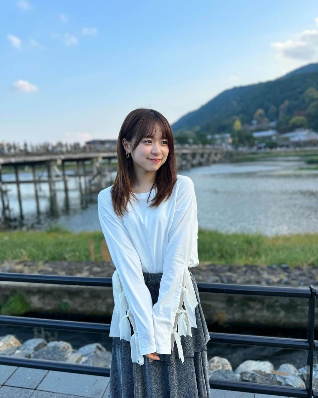 倉野尾成美さんのインスタグラム写真 - (倉野尾成美Instagram)「先日の嵐山での写真☺️ 日が沈む頃で綺麗だったなぁ」11月30日 ...
