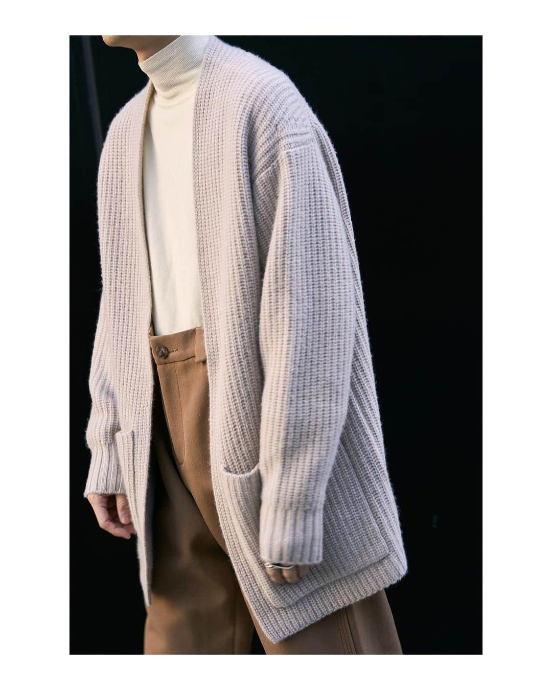 EDIFICEのインスタグラム：「. ÉDIFICE 2023 AUTUMN / WINTER Collection "Royal Cashmere Gown C/D" 　　　　　　　　　　　　　　　　　　　　　　　 　　　　　　　　　　　　　　　　　　　　　　　 上質なカシミヤの糸を贅沢に使用し編み上げたニットシリーズ。  着流しのガウンタイプのカーディガン。 カシミヤ独特の柔らかさ・ぬめり感は素肌で着ても気持ちの良い肌触り。 ゆったりしたサイズ感で、ジャケットやショートブルゾンなどの上に羽織っても素敵です。  着こんでいくうちに風合いが増す、長く愛用していただける最上質なアイテムです。 　　　　　　　　　　　　　　　　　　　　　　　 　　　　　　　　　　　　　　　　　　　　　　　 　　　　　　　　　　　　　　　　　　　　　　　　　　　　　　　　　　　　　　　　　　　　　 　　　　　　　　　　　　　　　　　　　　　　　 "Royal Cashmere Gown C/D" 23080300627040 / ¥63,800 　　　　　　　　　　　　　　　　　　　　　　　 　　　　　　　　　　　　　　　　　　　　　　　 　　　　　　　　　　　　　　　　　　　　　　　 　　　　　　　　　　　　　　　　　　　　　　　 　　　　　　　　　　　　　　　　　　　　　　 　　　　　　　　　　　　　　　　　　　　　　　 #edifice #2023aw #knitstyle」