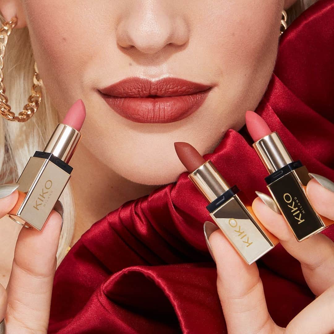 KIKO MILANOのインスタグラム：「Spread the love this season with the sweetest gift set! 🎁💄 Our #KIKOHolidayPremiere Lovely Mini Lipstick Gift Set is here to glam up the holidays 💋✨ With 3 velvety lipsticks boasting rich texture and showstopping color payoff, who's on your gift list? 🎁⁣ ⁣ Mini Lipstick 01, 02, 03」