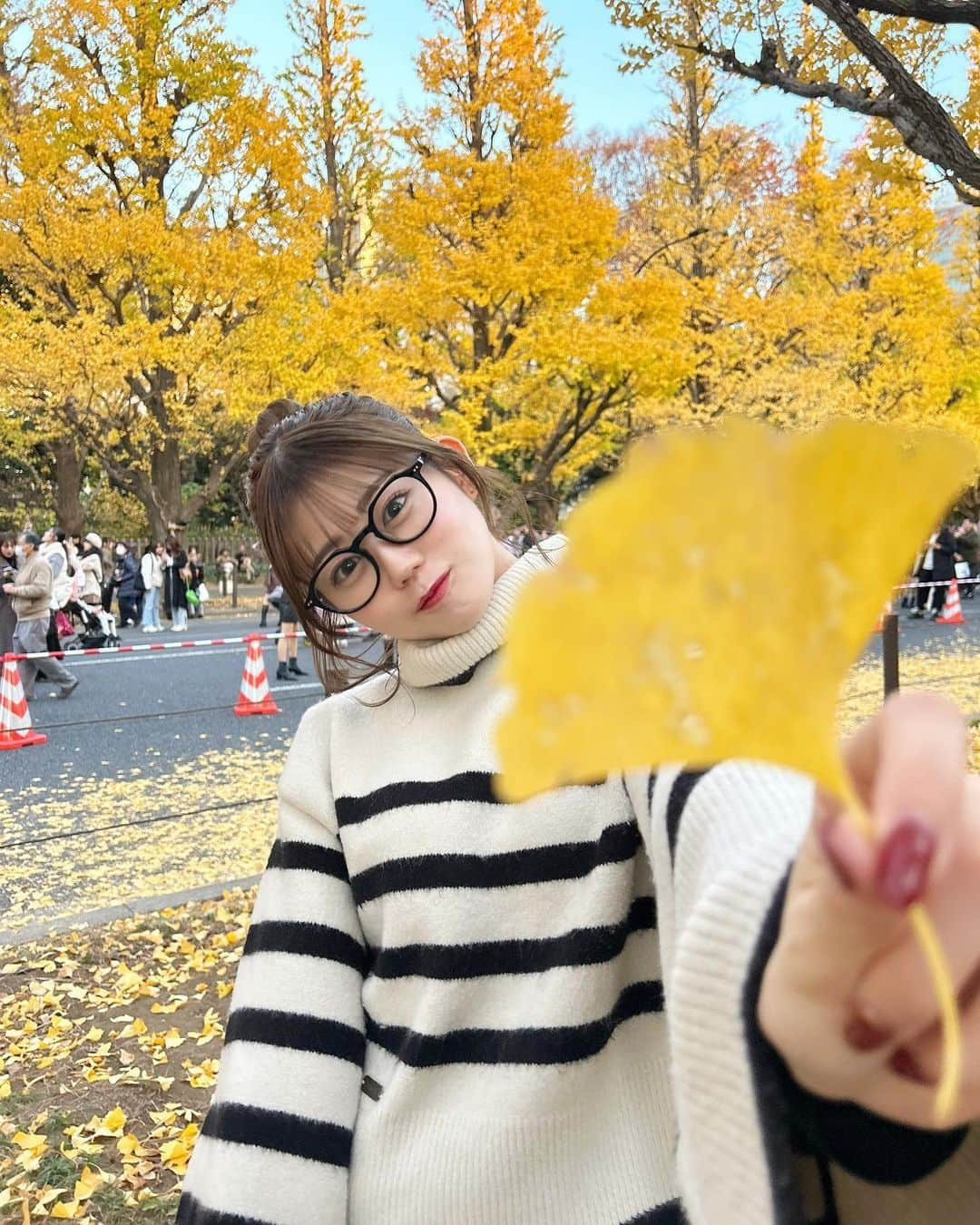 久木田菜々夏さんのインスタグラム写真 - (久木田菜々夏Instagram)「今年もイチョウ並木行けた🍁♡  #イチョウ並木 #紅葉スポット #lovilyn #pr」11月30日 21時15分 - nanaka_kukita