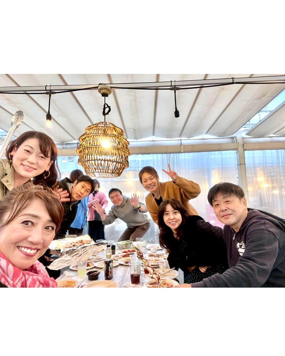 永倉由季さんのインスタグラム写真 - (永倉由季Instagram)「. . ⁡ ⁡ ヨドバシカメラ梅田の最上階で バーベキューができるって 知ってました⁈ ⁡ ⁡ ビーチリゾート風のBBQ場で めっちゃオシャレ🏖️✨ 今の時期はチョイ寒(笑) ⁡ ⁡ オリックス・バファローズ戦で 『国歌斉唱』をさせてもらった皆さんを中心に ワイワイ楽しませてもらいました。 ⁡ ⁡ 買い出しから準備まで ありがとうございました。 ⁡ ⁡ ⁡ THE BBQ BEACH in LINKS UMEDA （リンクス梅田13階）  #ヨドバシカメラ梅田  #バーベキュー場  #リンクス梅田  #thebbqbeach  #バーベキュー好きな人と繋がりたい  #梅田グルメ  #肉好きな人と繋がりたい  #肉好き女子   . ⁡ ▶︎アメブロ更新　↓プロフリンクから　　　　　　　　　　　　　　　@yuki_nagakura67 ⁡ ✼••┈┈┈┈┈┈┈┈┈┈┈┈┈┈┈┈••✼  　　　　　 ▶︎アナウンサー・プライベート用Instagram @yuki_nagakura67 ⁡ ▶︎ブランディング用/魅せ方・伝え方・オススメ @yuki_nagakura_brushup_salon ⁡ ✼••┈┈┈┈┈┈┈┈┈┈┈┈┈┈┈┈••✼ ⁡ ⁡ #永倉由季 #フリーアナウンサー #司会者 #顔タイプ診断 #顔タイプアドバイザー #アナウンサー #女子アナ ___________________________」11月30日 21時15分 - yuki_nagakura67