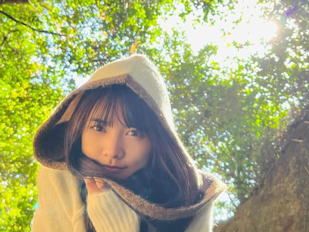 松永有紗のインスタグラム：「マネージャーです🦭  秋の#松永さん シリーズ🍂 もう冬？？⛄️ですか？？  #写真 #matsunagasan  #autumn  #film  #filmcamera  #photo  #happy #photography」