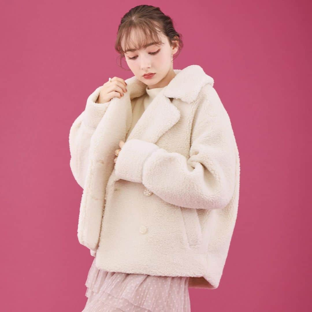 Couture brooch クチュールブローチ公式のインスタグラム：「WINTER COAT COLLECTION 「毎日を彩るコート」 ⁡ ˗˗˗˗˗˗˗˗˗˗˗˗˗˗˗˗˗˗˗˗˗˗˗˗˗˗˗˗˗˗˗˗˗˗˗˗˗˗˗˗˗˗˗˗˗˗˗˗˗˗˗˗˗˗˗˗˗˗˗˗˗˗ ⁡ 🏷️ 【今年らしい着こなしに】 プードルライクボアジャケット ¥9,900 ［商品番号 508-97010 ］ ⁡ 🏷️【バックパールで華やぐ】 上品もちふわニット ¥5,500 ［商品番号 508-17022］ ⁡ 🏷️ ティアードドットチュールスカート ¥6,990 ［商品番号 508-77045］ ⁡ ⁡ ⁡ オンラインサイトは プロフィールTOPリンクよりご覧ください🔗 → @couturebrooch_official  ⁡ ˗˗˗˗˗˗˗˗˗˗˗˗˗˗˗˗˗˗˗˗˗˗˗˗˗˗˗˗˗˗˗˗˗˗˗˗˗˗˗˗˗˗˗˗˗˗˗˗˗˗˗˗˗˗˗˗˗˗˗˗˗˗˗˗˗˗˗˗˗ #couturebrooch #クチュールブローチ #2023winter  #高見え #プチプラ #フェミニン #冬 #winter #冬コーデ #コート #ロングコート #ニット #ニットコーデ #冬ニット #ニットトップス #ボアジャケット #ボア #スカート #チュールスカート #ティアードスカート #ドットスカート」