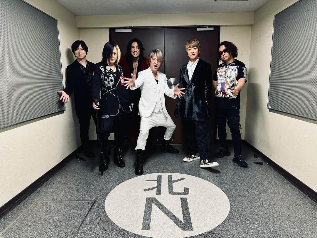 GLAYのインスタグラム：「『GLAY HIGHCOMMUNICATIONS TOUR 2023 -The Ghost Hunter-』日本武道館1日目終了！ #GLAY #HC2023」