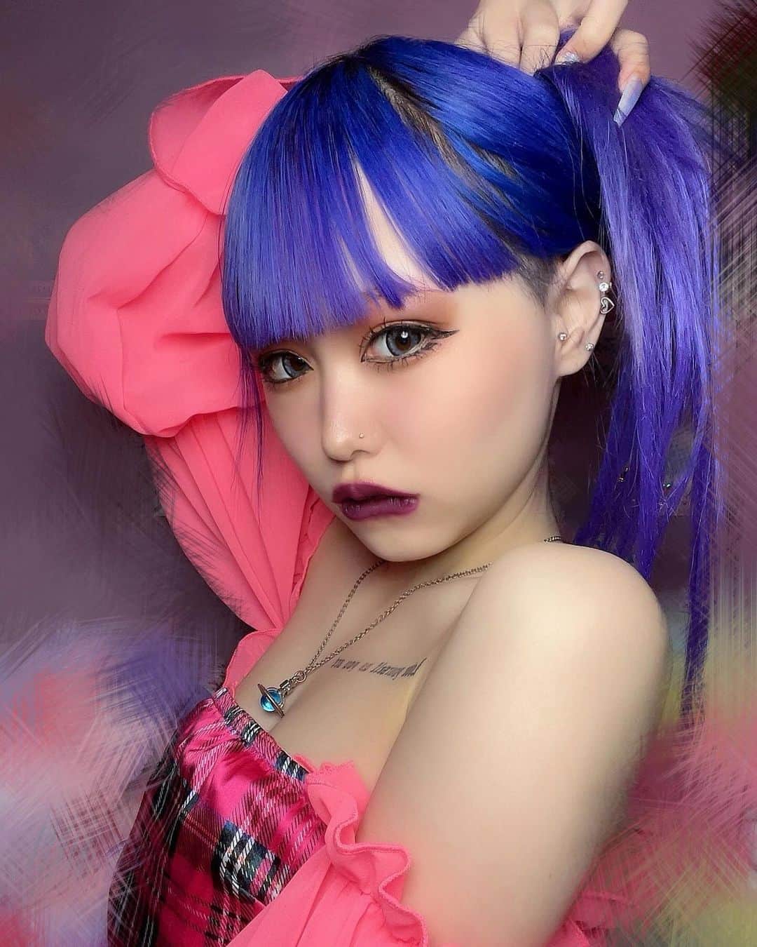 MANAのインスタグラム：「． 💜🩷🪽👑 今日で11月も終わり…😢 寒さ的には嫌いな時期だけど、 好きな12月が始まるっっ💍 11月も沢山応援して下さりありがとうございます🌈❤️‍🔥🫧 ･ ･ ･」