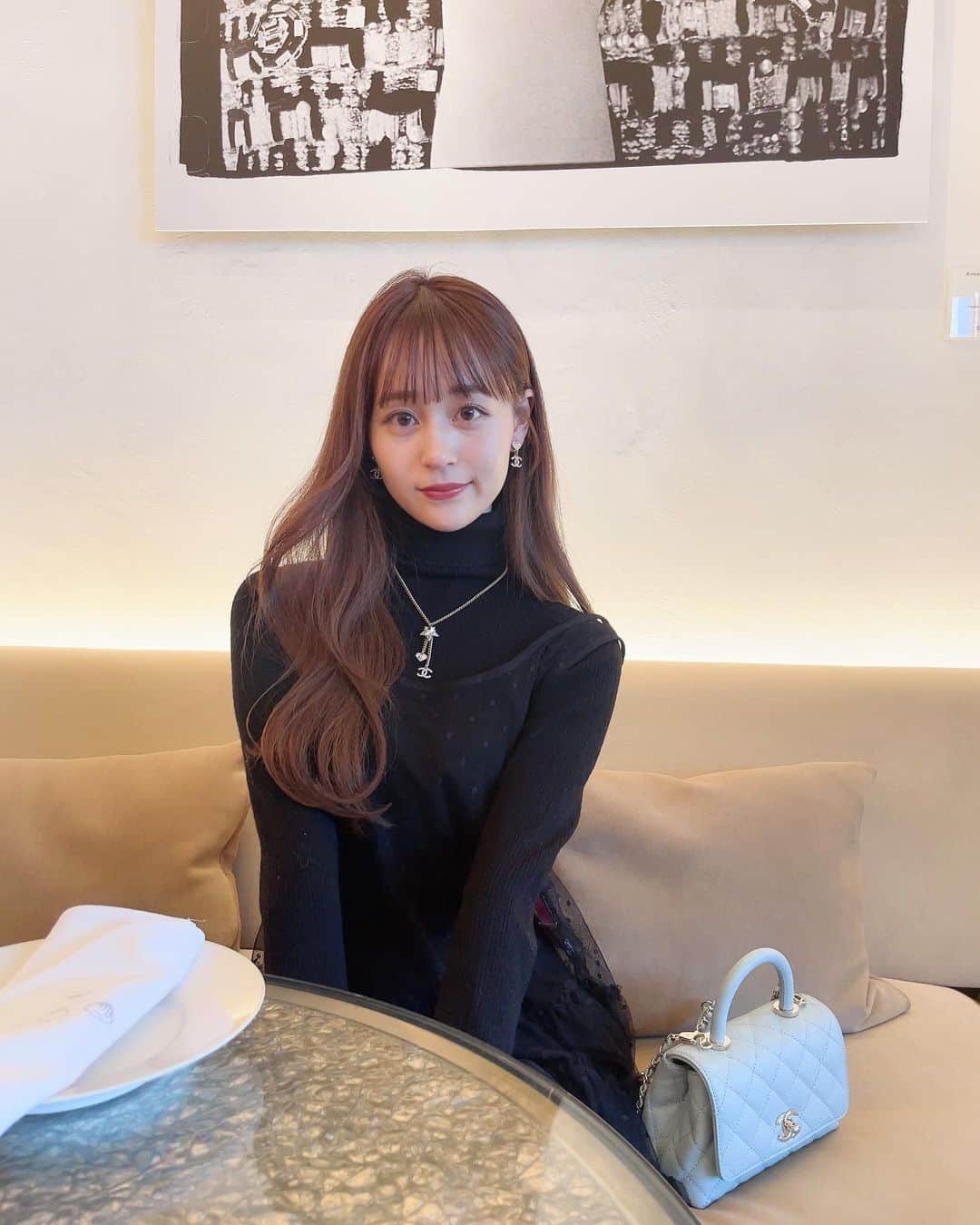 牧野真鈴さんのインスタグラム写真 - (牧野真鈴Instagram)「11月25日で25歳になりました♡ ずっと憧れていたお店でお祝いしてもらった日の写真🎂♪  沢山のメッセージもいただき とっても幸せな誕生日でした💗💕 本当にありがとうございます！ #birthday #25 #chanel #afternoon」11月30日 21時37分 - makino_marin