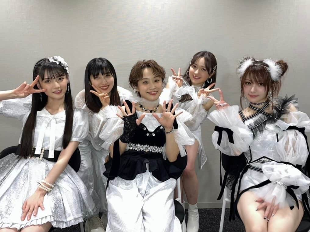 道重さゆみさんのインスタグラム写真 - (道重さゆみInstagram)「モーニング娘。ライブにゲスト出演した時に、撮ってもらってた写真♡ 思い出写真いっぱい、嬉しいです☺️  #モーニング娘。 #モーニング娘OG #横浜アリーナ」11月30日 21時42分 - sayumimichishige0713