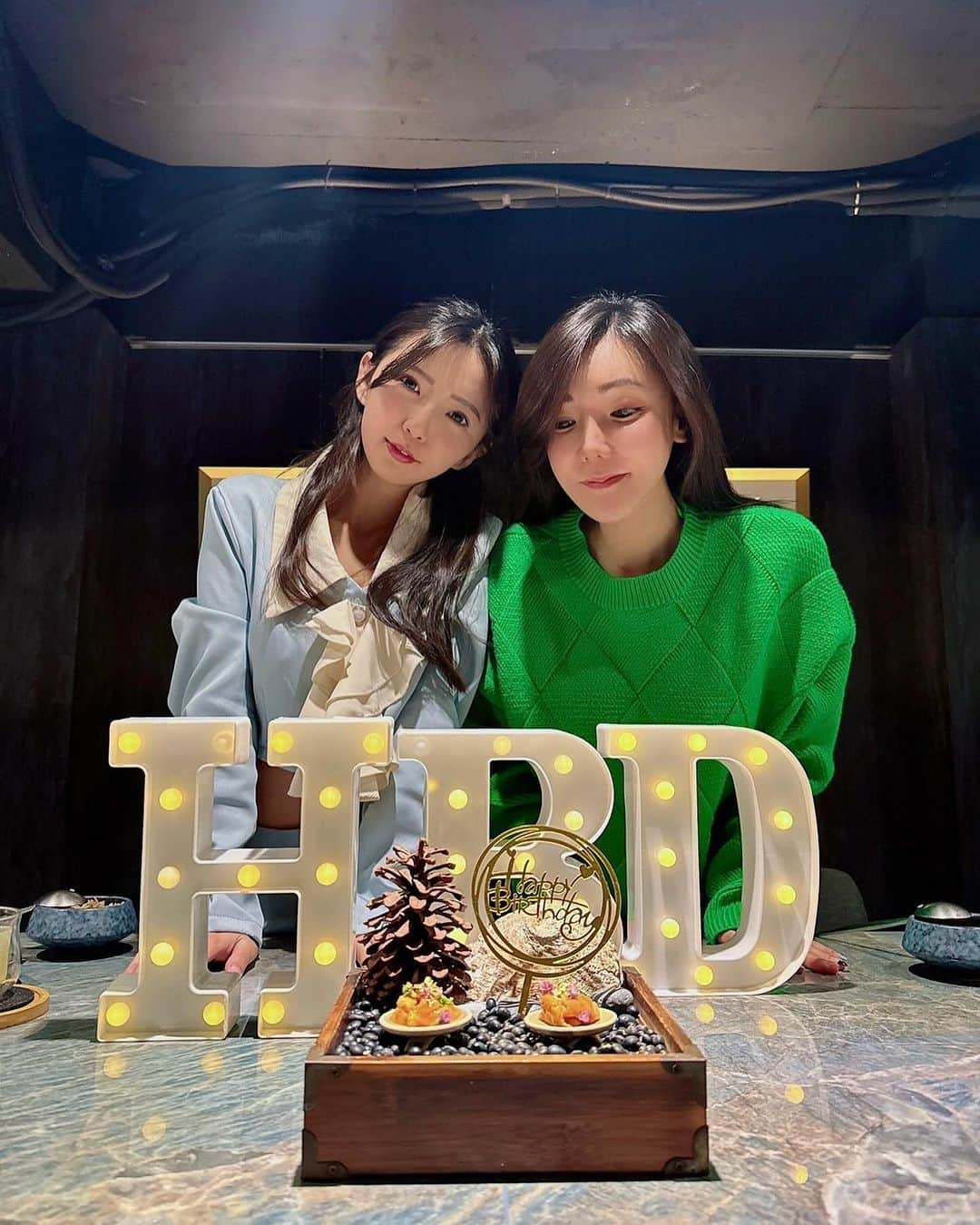 めいのインスタグラム：「🇹🇼Taiwan  ⭐️HAPPY BIRTHDAY TO WE⭐️ 私たち同じ11月の誕生日 彼女は蠍座　私は射手座 初めは海外で知り合い いまもう7年くらい経ってる あまり連絡しない あまり会わない だけど相変わらず仲良し いつもいろんなことを助けてくれる 本当にありがたい お互い誕生日おめでとう〜〜LOVE YOU ・ ・  我們都是11月寶寶 他是天蠍寶 我是射手寶 祝我們生日快樂 我們的認識是個緣分 從第一次在國外認識到現在有七年了 雖然不常聯絡  也不常見面 但是我們還是一樣感情不變 謝謝你常常很熱情的幫我很多  愛你～～希望我們都會越來越好  ・　 ・ ・ ・  —  #instapic#日本#生日#寫真#台湾#사진#birthday#星hoshitable#커피#ポートレート#japanesegirl#写真集#japan#ミシュラン#誕生日#섹시#photo#写真部#フォロー#台北#model#view#バースデー#tokyo#follow#portraitsedition」