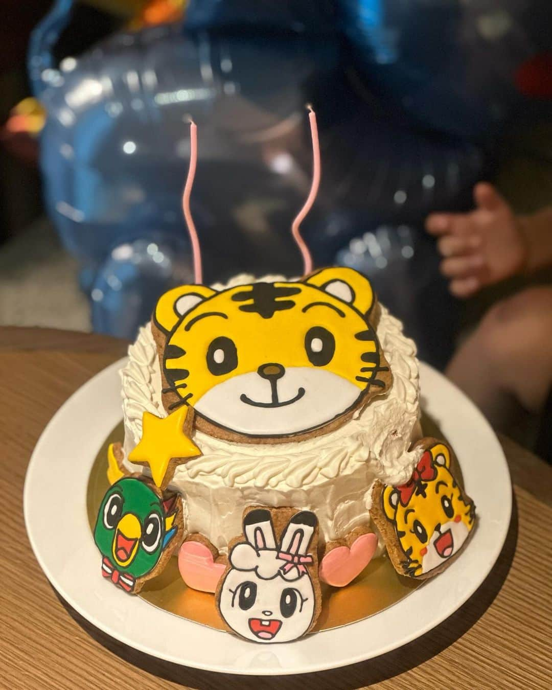 yuiさんのインスタグラム写真 - (yuiInstagram)「. .2023.9.27🍰 Happy birthday 2th。 大好きな動物と大好きなしまじろう🐯 ２歳てもっとベイビーなのかなと思っていたけど、 すっかりお姉ちゃんになったね。これからも元気に幸せな毎日を過ごせます様に❤️ .  #happybirthday」11月30日 21時50分 - yuiram