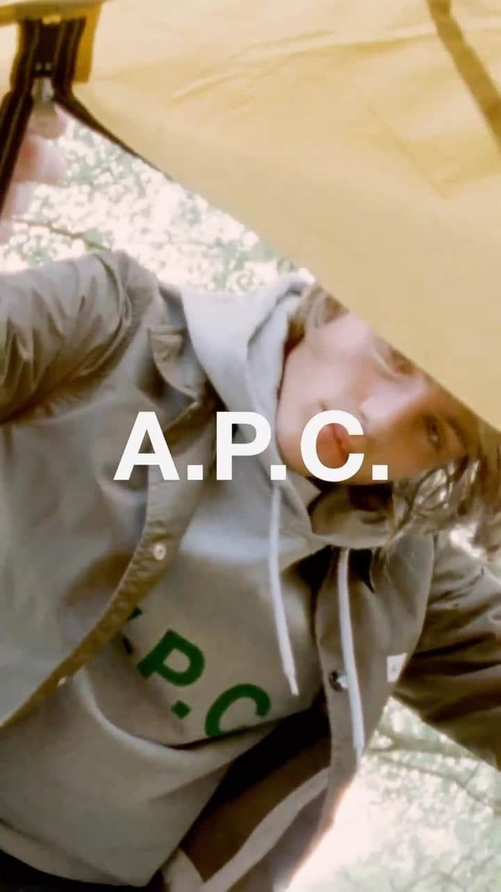 アーペーセーのインスタグラム：「A.P.C. Pre Spring 2024.   Styling & Creative Direction  by @venetialscott  DOP @rasaj   Available online and in-stores.  #APCParis」