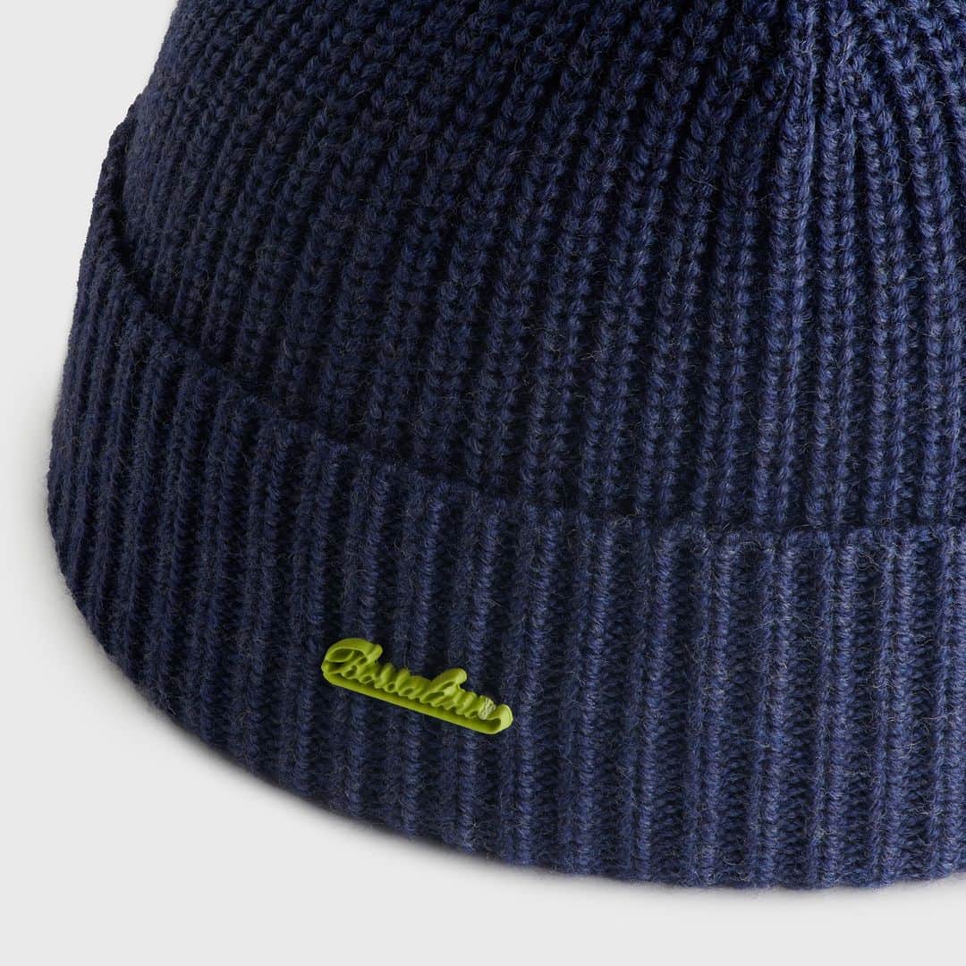 ボルサリーノのインスタグラム：「Stay warm, wear a beanie. Getting solid in navy, the Borsalino FW23 ribbed cuffed beanie.   Shop it & more now on www.borsalino.com」