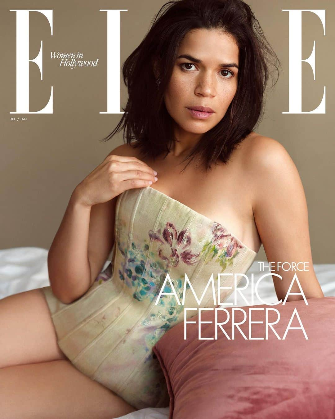 ELLE Magazineのインスタグラム：「ELLE’s Women in Hollywood is our celebration of the women we loved watching this year. #AmericaFerrera’s latest roles have allowed her to go beyond the limits that others set. “What I continue to wish for my career, and women’s careers and people of color’s careers, is that we don’t have to exist inside of these boxes or these lanes,” she says. #JodieFoster, after five decades in the industry, is relishing the feeling of letting go. “You might as well do more of the things you love, less of the things you hate, and stop beating yourself up for something you can’t control,” she says. And #LilyGladstone could become the first Native person nominated for a Best Actress Oscar for her star turn in #KillersoftheFlowerMoon. “If there’s any goal that I think I have maintained or sustained throughout, it’s just ‘Be happy.’ Be happy with what you’re doing, because it’s easy to be distracted by the trimmings and lose sight of why you’re doing it.”  Read more about #ELLEWIH at the link in bio. –  Our editors worked directly with the Screen Actors Guild during its recent strike to make sure we could honor women in Hollywood while still adhering to union guidelines.  ELLE: @elleusa Editor-in-Chief: Nina Garcia @ninagarcia Talent: America Ferrera, Jodie Foster, Lily Gladstone @americaferrera @lilygladstone Photographer: Zoey Grossman,  Mark Seliger @zoeygrossman @markseliger Stylist: Alex White, Arianne Phillips @alexwhiteedits @ariannephillips Writer: Kayla Webley Adler, Sara Austin, Terese Marie Mailhot @kaylaw @saradaustin @teresemariem Hair: Jenny Cho and Adir Abergel at A-Frame Agency, Bob Recine at The Wall Group @jennychohair @aframe_agency @hairbyadir @bobrecine @thewallgroup Makeup: Georgie Eisdell and Romy Soleimani at The Wall Group, Pati Dubroff for Chanel, @georgieeisdell @thewallgroup @patidubroff @chanel.beauty @romyglow Manicure: Ashlie Johnson and Casey Herman at The Wall Group @ashlie_johnson  @caseynails @thewallgroup Production: Lola Production, Ruth Levy and Madi Overstreet  @lolaproduction @boomboomlevy Set design: Jakob Bokulich @jakobbokulich Set: Kelly Infield @kellys_phone  On location: The Hollywood Roosevelt, Los Angeles @thehollywoodroosevelt」