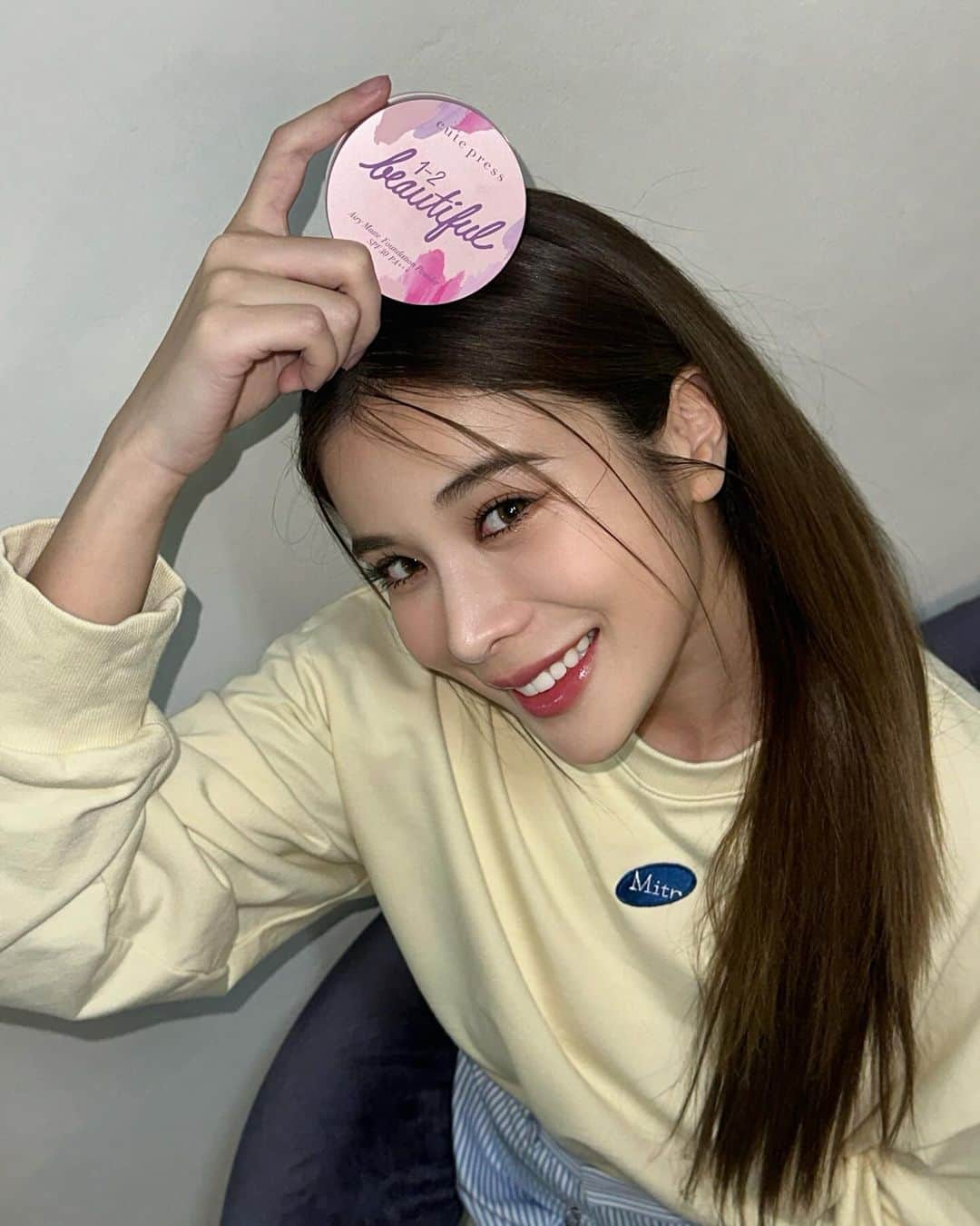 Supassaraさんのインスタグラム写真 - (SupassaraInstagram)「You glow differently when you’re actually happy.💘🌈   #แป้งเปลึ่ยนผิว หน้าไม่ดรอประหว่างวัน แถมคุมมันทั้งวันก็เอาอยู่ ☀️ เก้าพกติดกระเป๋าไปด้วยทุกที่!  ช็อปได้ที่ @cute_press💖 ทุกสาขาทั่วประเทศและตัวแทนจำหน่าย!🛒  #CutePress  #แป้งเปลี่ยนผิว  #สวยได้ในตลับเดียวกัน」11月30日 22時03分 - supassra_sp