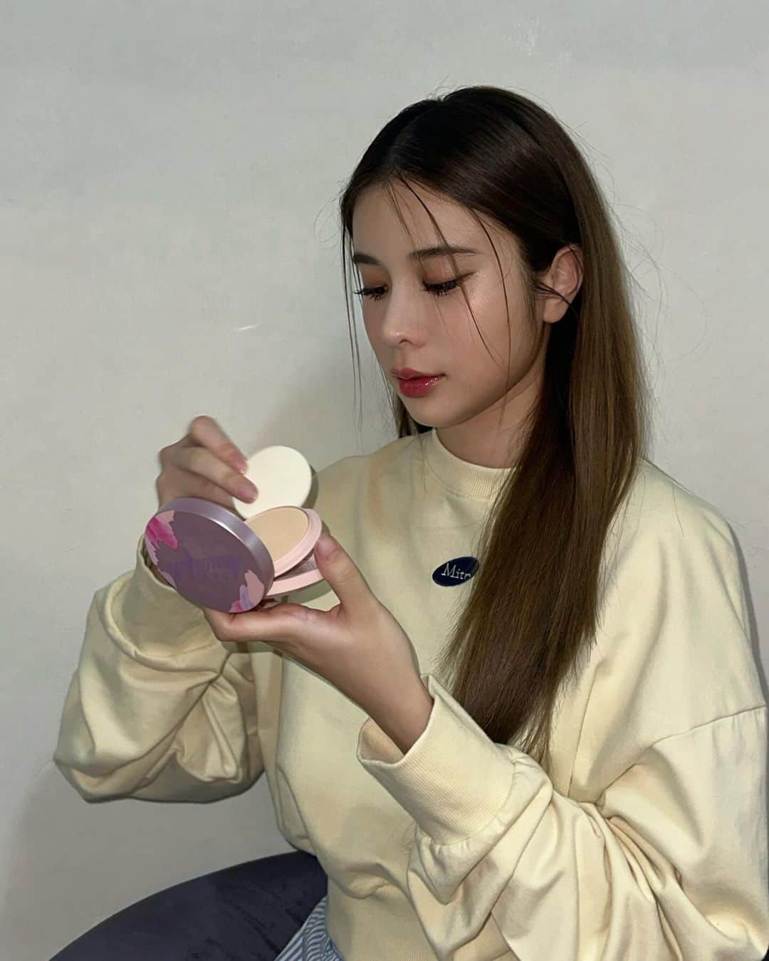 Supassaraさんのインスタグラム写真 - (SupassaraInstagram)「You glow differently when you’re actually happy.💘🌈   #แป้งเปลึ่ยนผิว หน้าไม่ดรอประหว่างวัน แถมคุมมันทั้งวันก็เอาอยู่ ☀️ เก้าพกติดกระเป๋าไปด้วยทุกที่!  ช็อปได้ที่ @cute_press💖 ทุกสาขาทั่วประเทศและตัวแทนจำหน่าย!🛒  #CutePress  #แป้งเปลี่ยนผิว  #สวยได้ในตลับเดียวกัน」11月30日 22時03分 - supassra_sp
