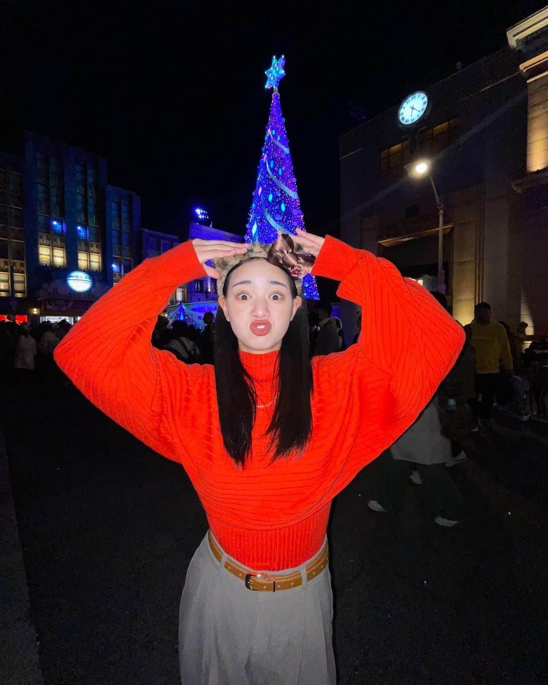 宮城弥生さんのインスタグラム写真 - (宮城弥生Instagram)「今日も1日お疲れ様です！ この投稿が100投稿目です！😊 お気に入りの写真を載せさせて下さい！  11月ももう終わっちゃいます🥲早い、、、 明日からもう12月です！ 2023年も残り１ヶ月、早すぎるぅ🥺  皆さんは12月何をしたいですか！？ 私は友達とか親と出かけて思い出を作り たいのと、イルミネーションを沢山みたいです！  ぜひ皆さんのしたいこと教えて下さい！ そして何枚目が好みか教えてくださいっ！☺️」11月30日 22時03分 - yayoi5482