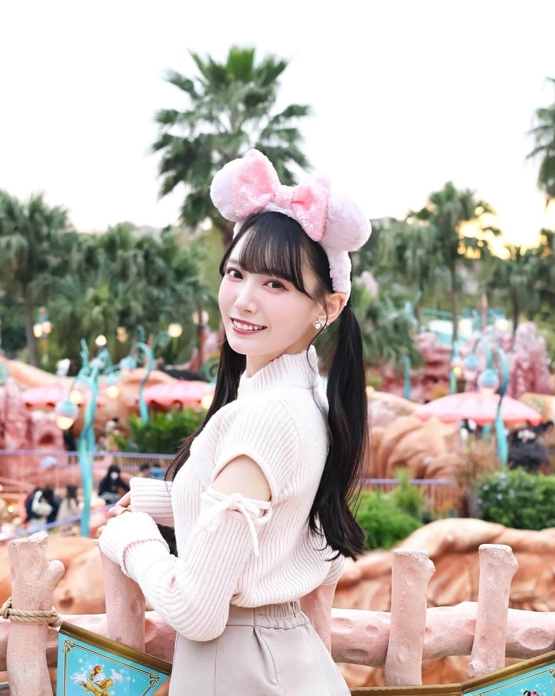 鈴木瞳美のインスタグラム：「❤︎  DisneySea 💭🎄🎀」