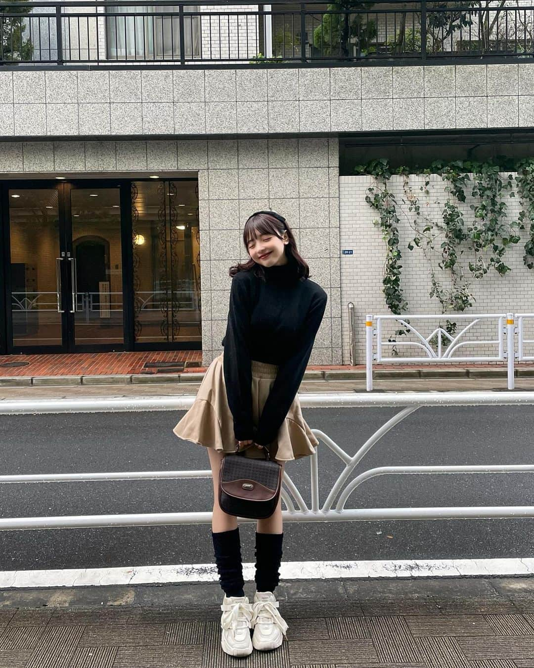 新田湖子さんのインスタグラム写真 - (新田湖子Instagram)「この日寒すぎたなあ、確か雨で前髪の巻き取れてます、笑 歩いてて可愛いとこ見つけたから入った🍽 何も決めずに気になったところ寄るのすき🙊」11月30日 22時07分 - coconitta0809