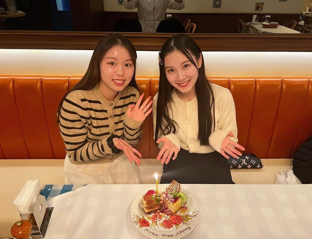 坊迫咲藍のインスタグラム：「親友がお祝いしてくれました🎂  𝕋𝕙𝕒𝕟𝕜 𝕪𝕠𝕦 ❤︎"」