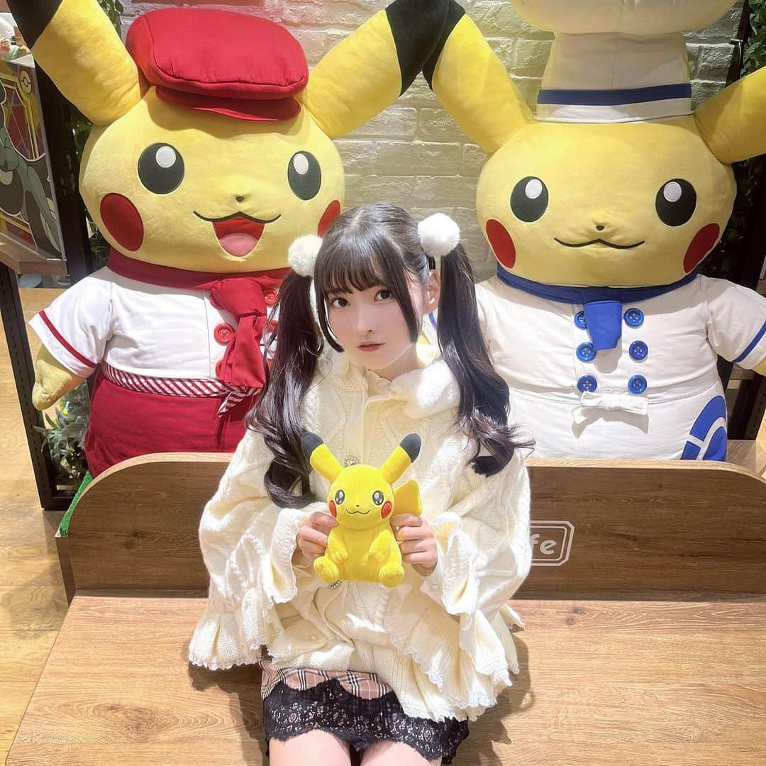 小鳥遊るいさんのインスタグラム写真 - (小鳥遊るいInstagram)「ポケモンカフェ♡  ワッカネズミイメージのコーデで🐭 大好きなゼニガメのいるプレートも食べたよ🍴  写真いっぱい撮ったからまた載せるっ」11月30日 22時09分 - pipipi_br