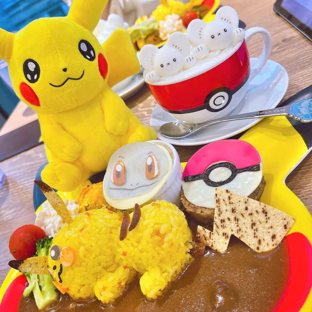 小鳥遊るいのインスタグラム：「ポケモンカフェ♡  ワッカネズミイメージのコーデで🐭 大好きなゼニガメのいるプレートも食べたよ🍴  写真いっぱい撮ったからまた載せるっ」