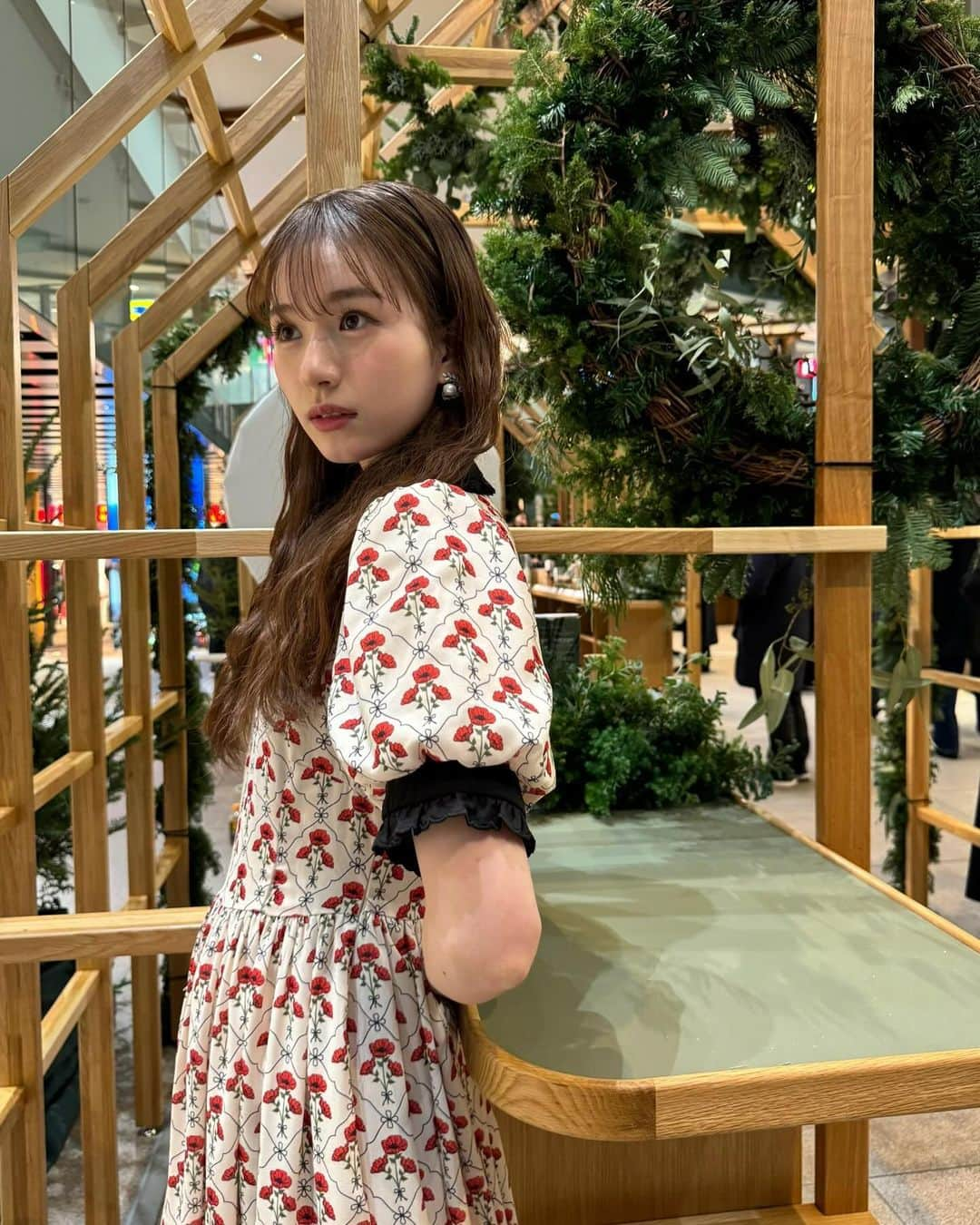 坂本瑞帆のインスタグラム：「🌳❤️  お香とウッディ系の香り大好きだから、 好みの沢山あってテンション上がった🫶🏻 ハンドクリームお気に入りです☺︎︎  #BAUMHOLIDAY2023 #森林浴美容 #pr @baum_global」