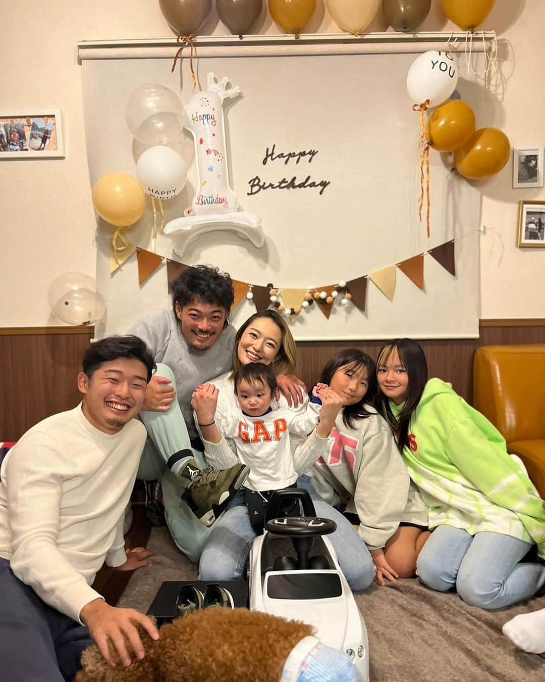 結子さんのインスタグラム写真 - (結子Instagram)「Home party time🎉 💗🍺✨ みんなお祝いに来てくれてありがとう❤️ #brithdayparty#誕生日#家族」11月30日 22時15分 - yuiko_yyy