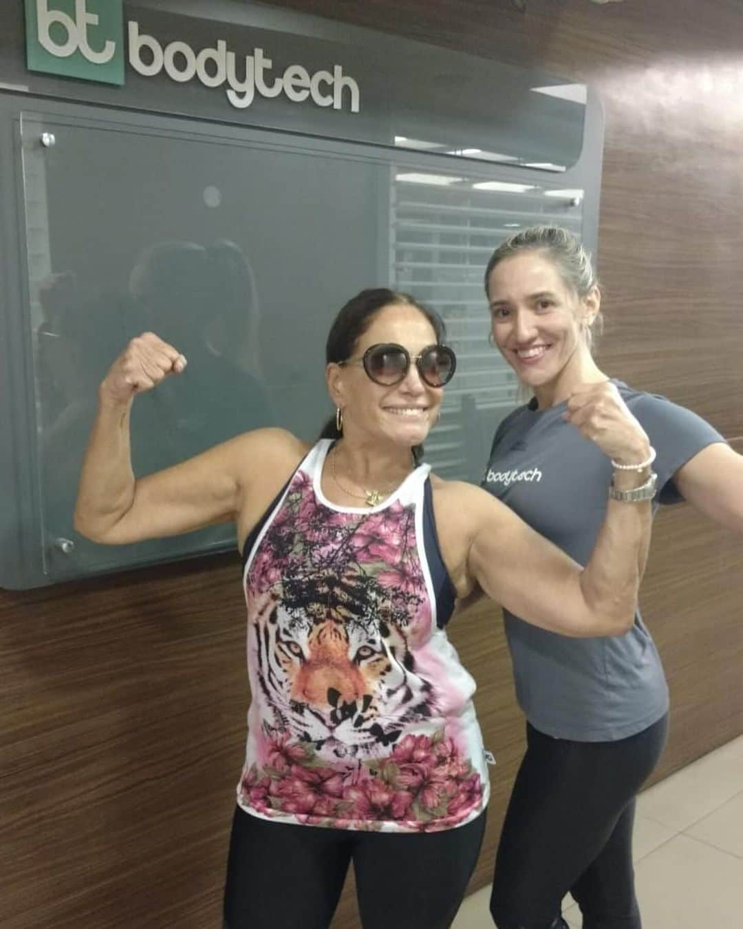 Susana Vieiraのインスタグラム：「Corpo sempre em movimento… Aula maravilhosa com a @aninhapersonal40 na #bodytech 💪🏻」