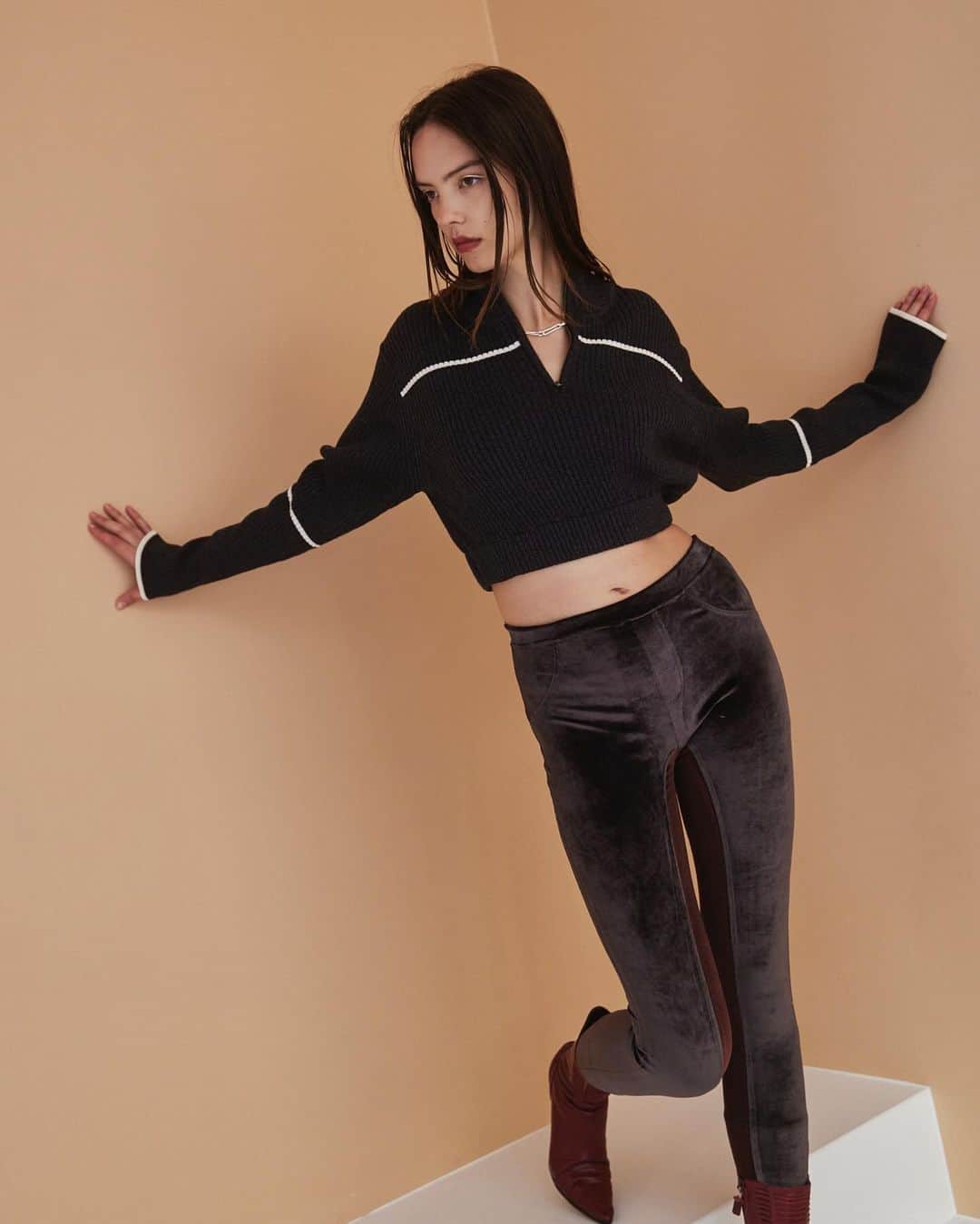 Juemiさんのインスタグラム写真 - (JuemiInstagram)「Mesh Luster Velour Pants  #JUEMI」11月30日 22時24分 - _juemi_
