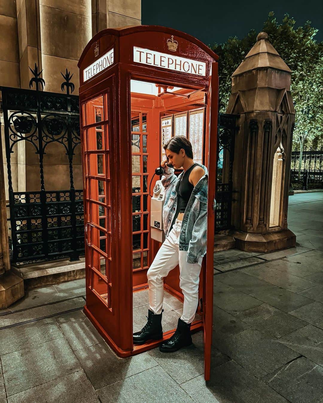 ナタリア・ザビアコのインスタグラム：「Corner of London in Macao 🇲🇴  #london  #macao」