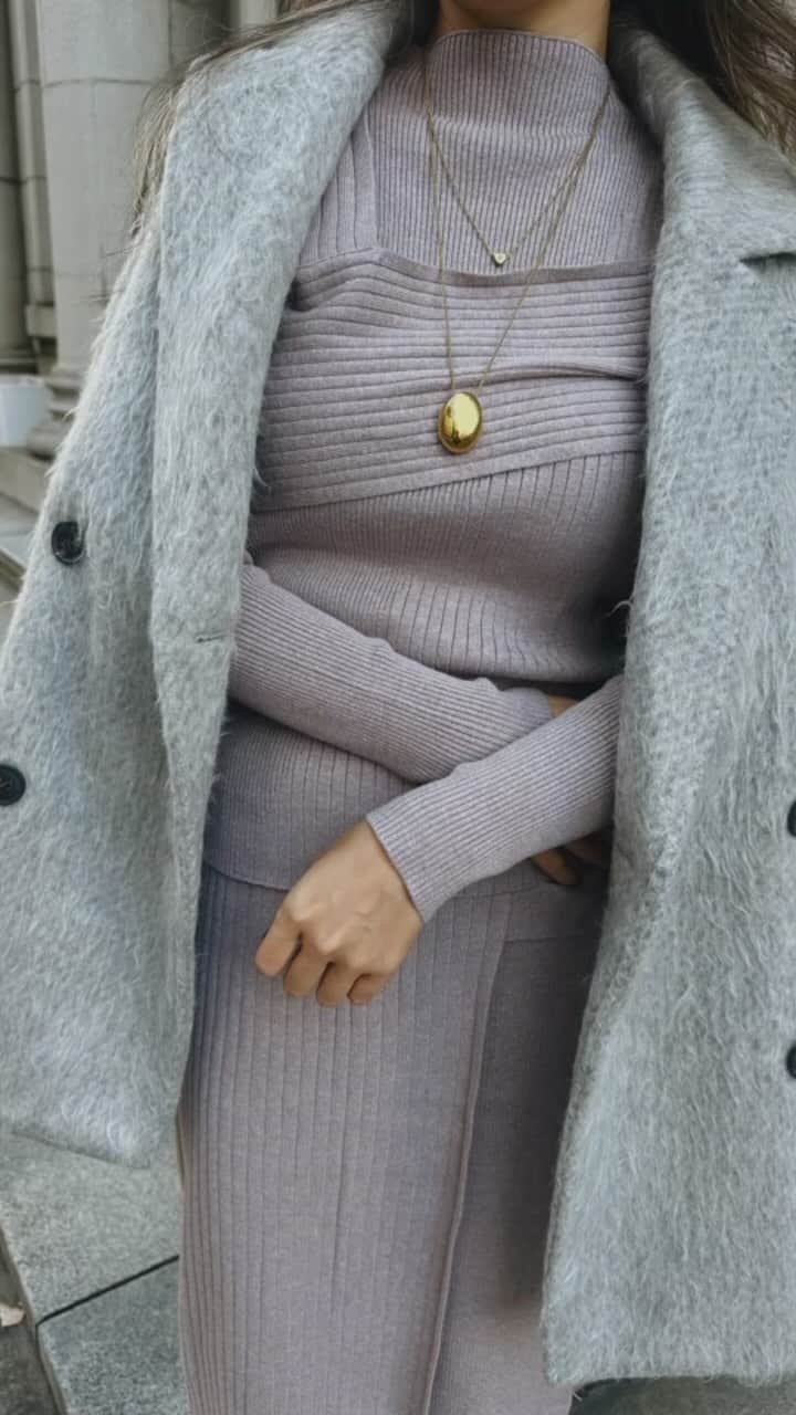 のインスタグラム：「@esutoreja  New❣️ アウターは現在完売中なんですが 再入荷準備してます❣️ セットアップはブラックは完売で再入荷ないんですが、 こちらのグレージュとブラウン少しあります☺️🫶🏽」