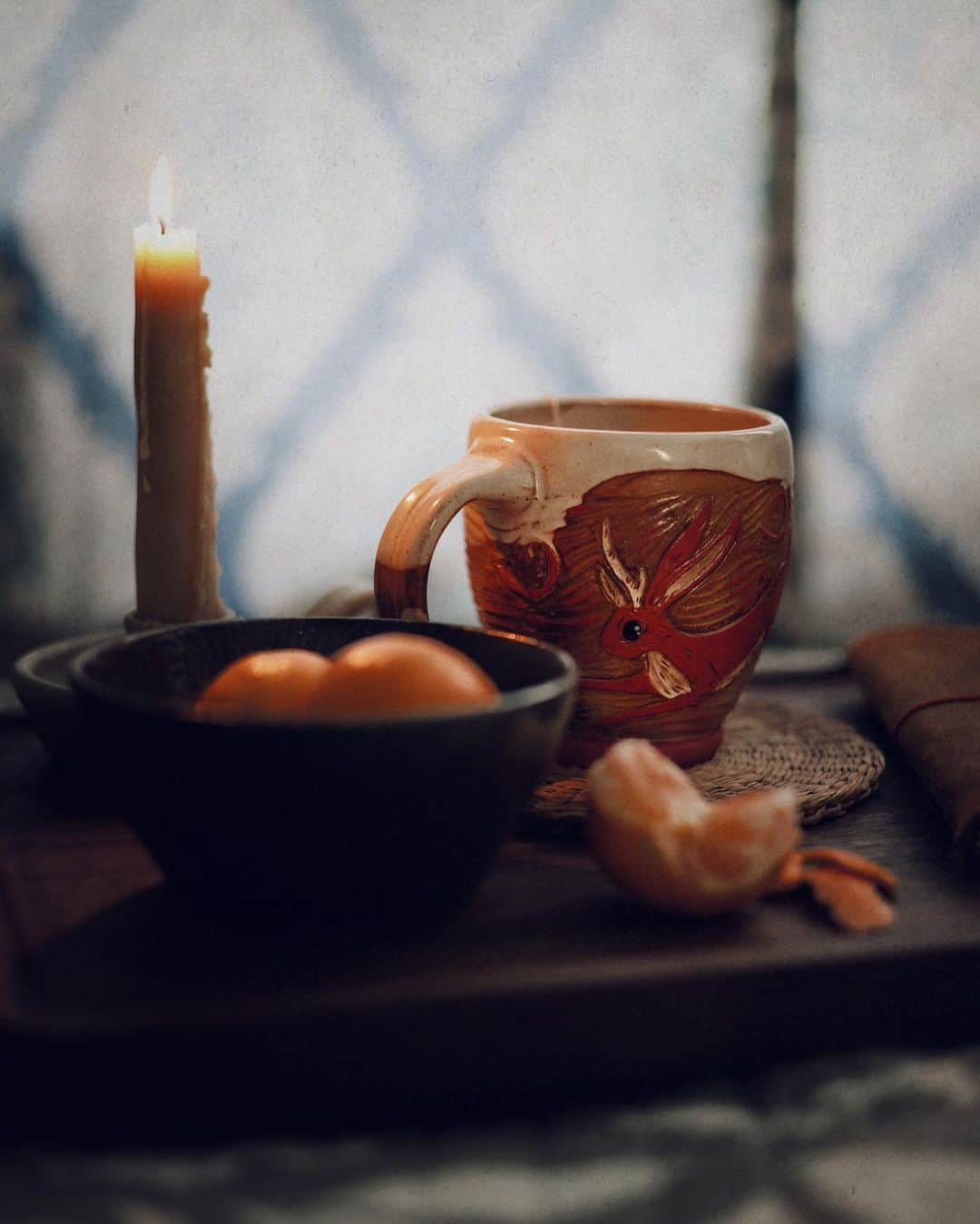 Catharine Mi-Sookさんのインスタグラム写真 - (Catharine Mi-SookInstagram)「A little tea break enchantment atwixt the to and fro.」12月1日 3時57分 - catharinemisook