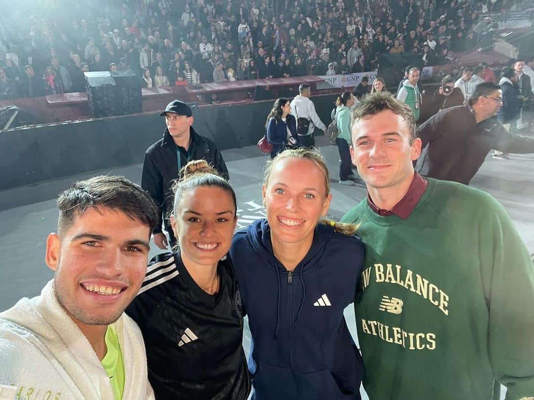 マリア・サッカリのインスタグラム：「What an incredible night in CDMX! Amazing experience with incredible people. See you soon, Mexico! 🫶🏻🇲🇽」
