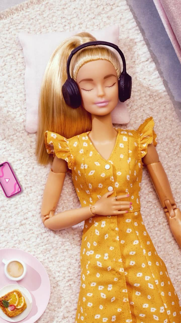 バービーのインスタグラム：「And that’s a wrap! @barbiethealbum all year long. 💗🎶 #barbie #barbiestyle」