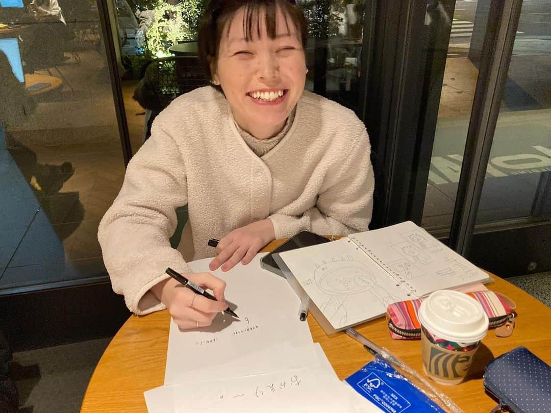 誠子さんのインスタグラム写真 - (誠子Instagram)「今日はたくさん文字を書きました。  誠子食堂LOOK BOOKに載せる お料理レシピのワンポイントアドバイスや、本への想い。  読んでくださるみなさんへ お手紙を書くような気持ちで、書きました。  なんだか緊張した  お渡し会まであと4日です。 みなさんよかったら受け取ってください。🙊💌  #誠子食堂」11月30日 22時36分 - seiko_1204