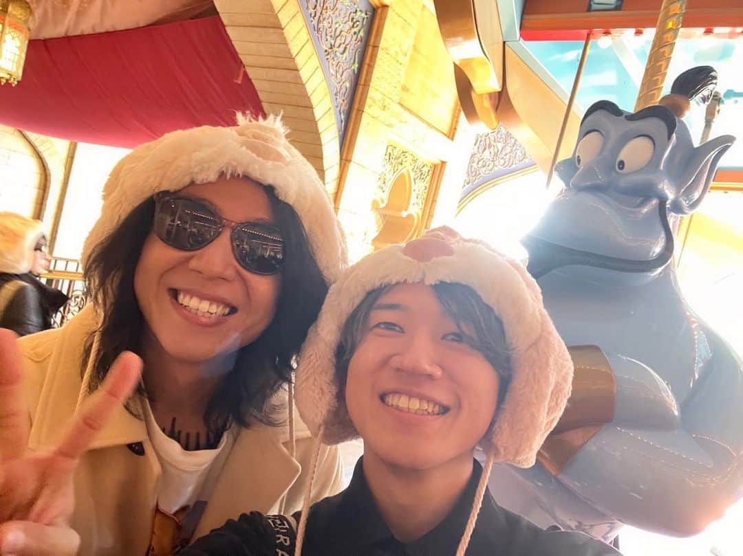 Tomoyaのインスタグラム：「ディズ兄とディズニーでした🌏🕊 今日も完璧に仕上がった   #disney #タワテラお兄さん #なななななないろ」