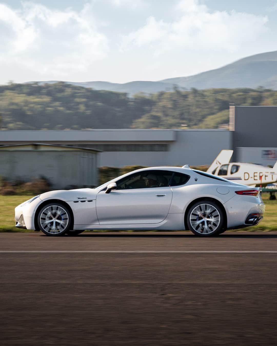 マセラティのインスタグラム：「Vroom. Carefully engineered notes follow – a natural effect of Trident track-bred innovation being set in motion.⁣ GranTurismo. The Others Just Travel.⁣ #MaseratiGranTurismo #Maserati」