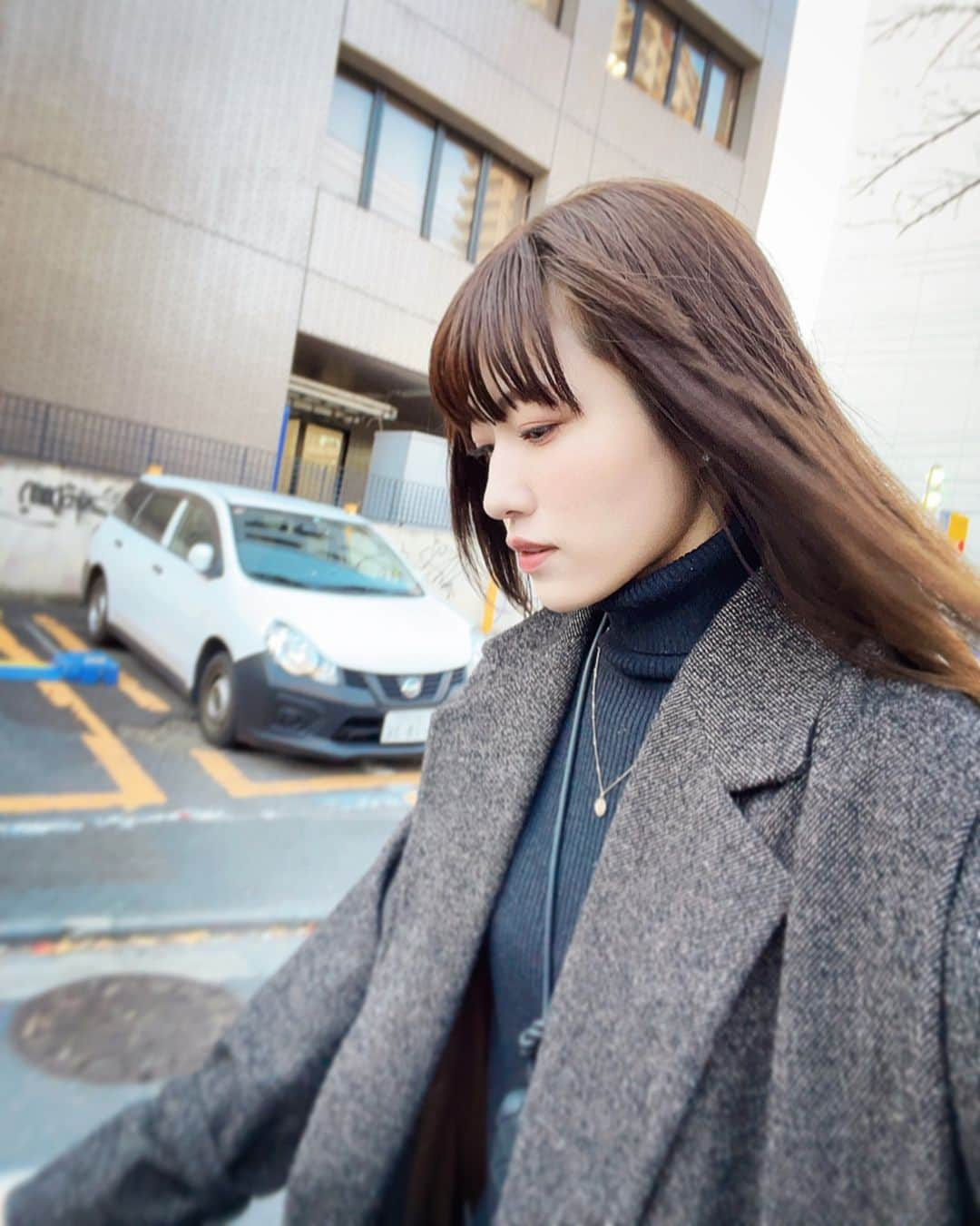 市川まさみさんのインスタグラム写真 - (市川まさみInstagram)「❤︎❤︎  仕事の移動は電車です。  風が冷たくて 将来車買えるように頑張ろうと思った  今日この頃。」11月30日 23時08分 - ichii710