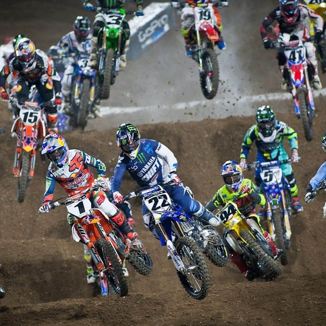 Racer X Onlineさんのインスタグラム写真 - (Racer X OnlineInstagram)「Inching closer and closer to the 2024 season and @supercrosslive kicking everything off at A1! Here’s some 2016 throwbacks from @thebinraw from the start of the season 7 years ago. What has been your favorite part of “The Off Season”⁉️ #SMX #SupercrossLIVE」11月30日 23時19分 - racerxonline