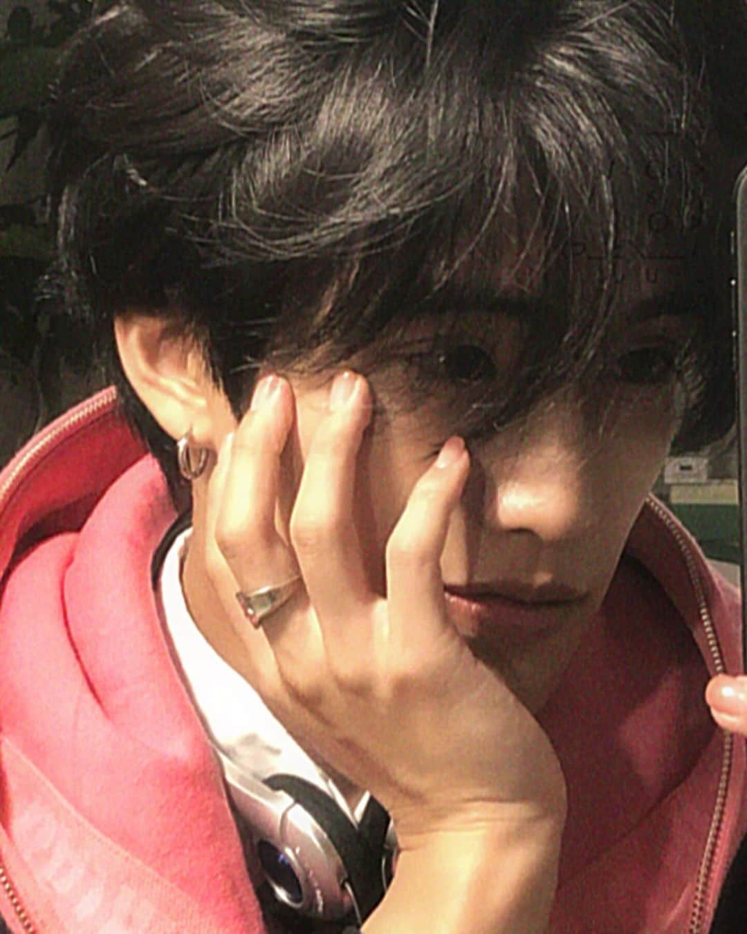 しゅんさんのインスタグラム写真 - (しゅんInstagram)「🍑🦊  💅 : @galando_sangubashi   CHINGさんに爪の先にかけて 血色グラデを施してもらいました✨ めちゃくちゃシンプルやけど､ 爪が綺麗に見えてとてもおきにいりです！  今回も爪先を角ばらせてもらいました〜 CHINGさんは本当にお多彩で､ どんなネイルも超お上手(>_<｡）❕  いつも素敵なネイルを ありがとうございます^_^🌟  #nail #mensnails #男士美甲  #ネイル #メンズネイル  #tiktok #douyin #tiktokjapan #douyinchina #reels #reelsinstagram #帥哥 #viral #china #douyintiktok #douyin #douyinboy」11月30日 23時21分 - oshima_bro