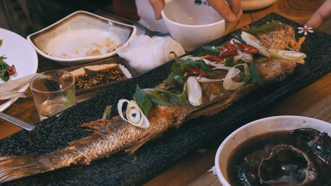 チェジャさんのインスタグラム写真 - (チェジャInstagram)「좋은 생선은 잘 찌기만 해도 이렇게 맛있네… 오랫동안 금지되었던 막스까지 시전해버린 술맛나는 여수의 밤 in 경리단 feat. 숏박스  #최자로드8 #경리단 #덕자찜 #숏박스 #막스키」11月30日 23時21分 - choiza11