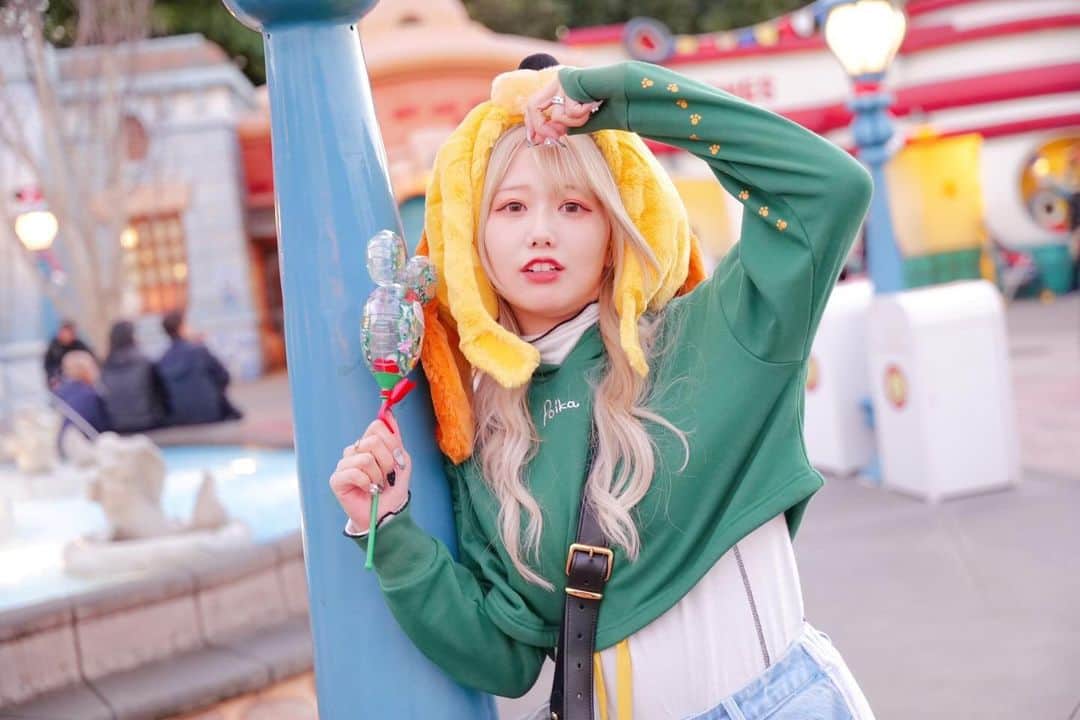 仮面ライアー217のインスタグラム：「もうすぐクリスマスだね~🎄 . . . photo @bookie_nico25」