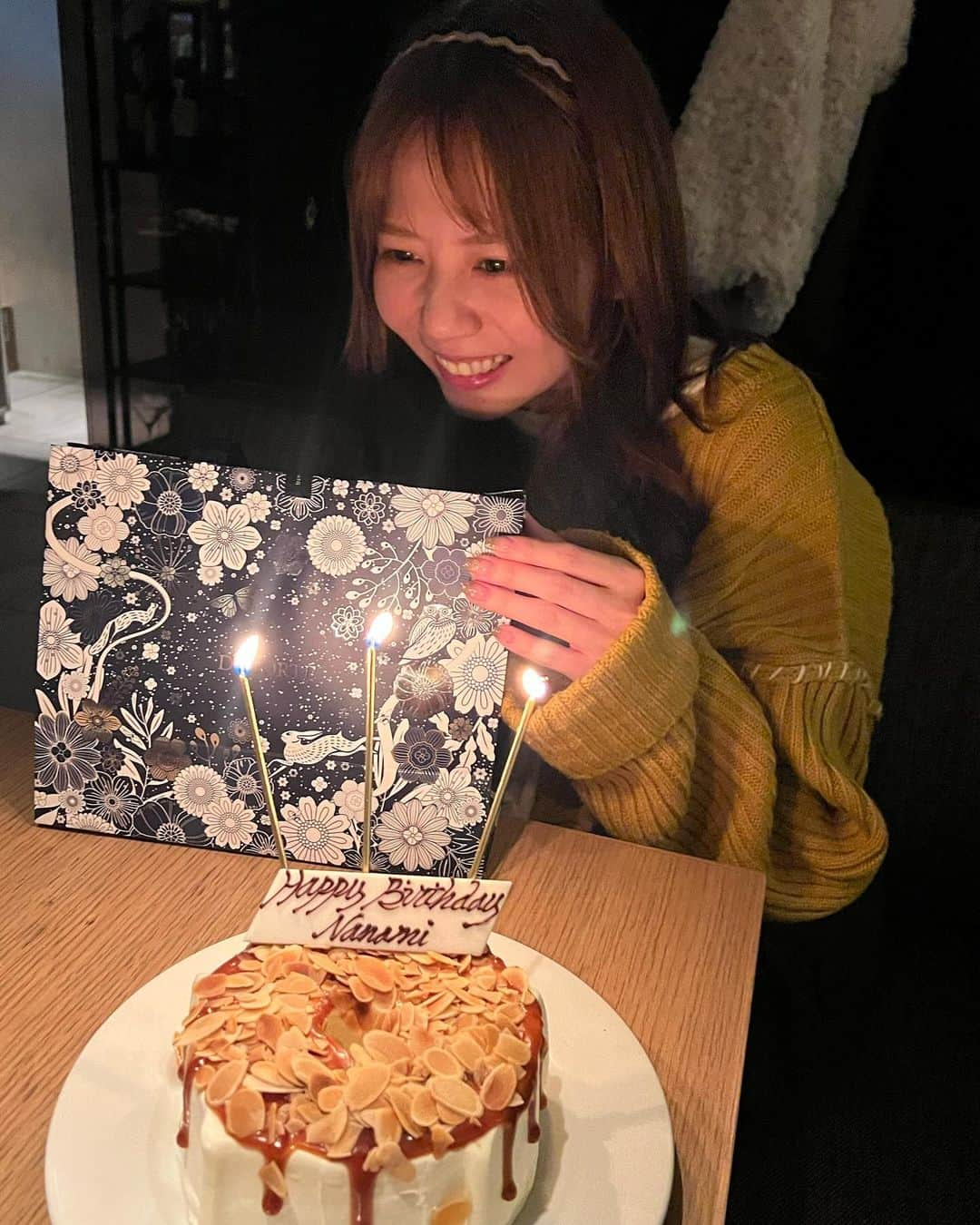 田辺奈菜美さんのインスタグラム写真 - (田辺奈菜美Instagram)「11月充実してた誕生月でした🐣 12月も幸せ気分でいられますように❤︎ この前友達にお祝いしてもらったよー！」12月1日 0時02分 - _nanami_1110