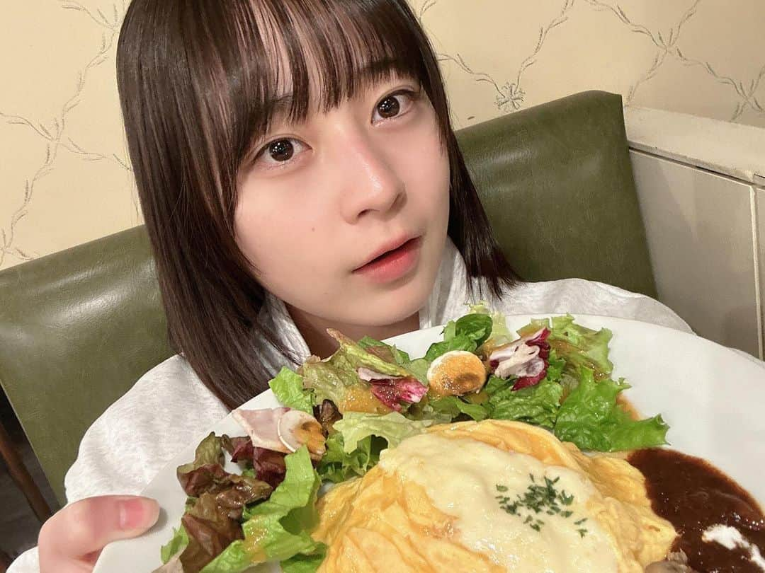 比嘉ゆめののインスタグラム：「こんばんは〜今日たべたオムライスだよ〜🍽  みんなげんきですかー！✨」