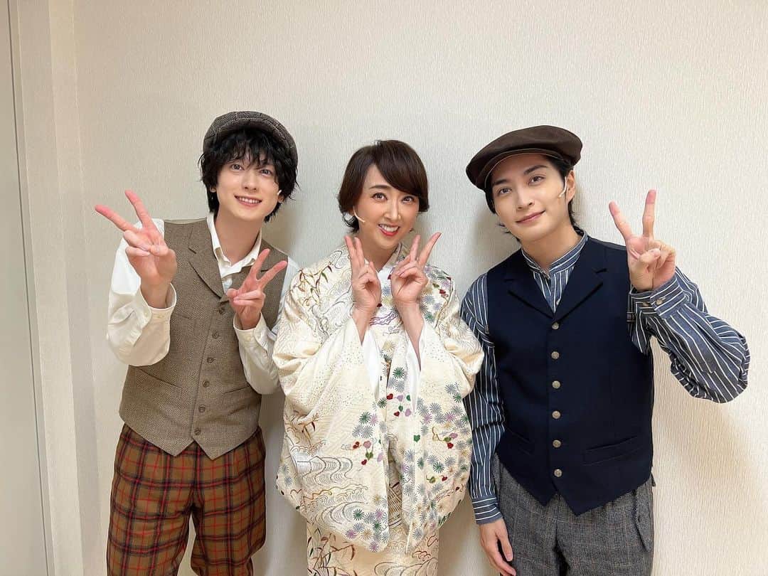 山本一慶のインスタグラム：「リーディング 銀河鉄道の夜 初日でしたー✨  3日まで、この世界を届けるぜー✌️」