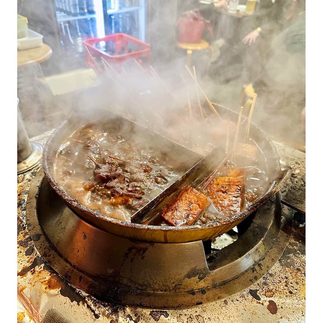 上坂嵩さんのインスタグラム写真 - (上坂嵩Instagram)「🍢 . 今日の #ドデスカ＋ では、 名駅二丁目にある #のんき屋 から生中継🎤✨ . 冷えた体に染みる、 熱々の #味噌おでん をいただきました😋🍢 . 甘めの味噌が大根や豆腐に染みていて美味でした‼️ またゆっくりお邪魔します☺️ . .」12月1日 0時13分 - takashi_uesaka_nbn