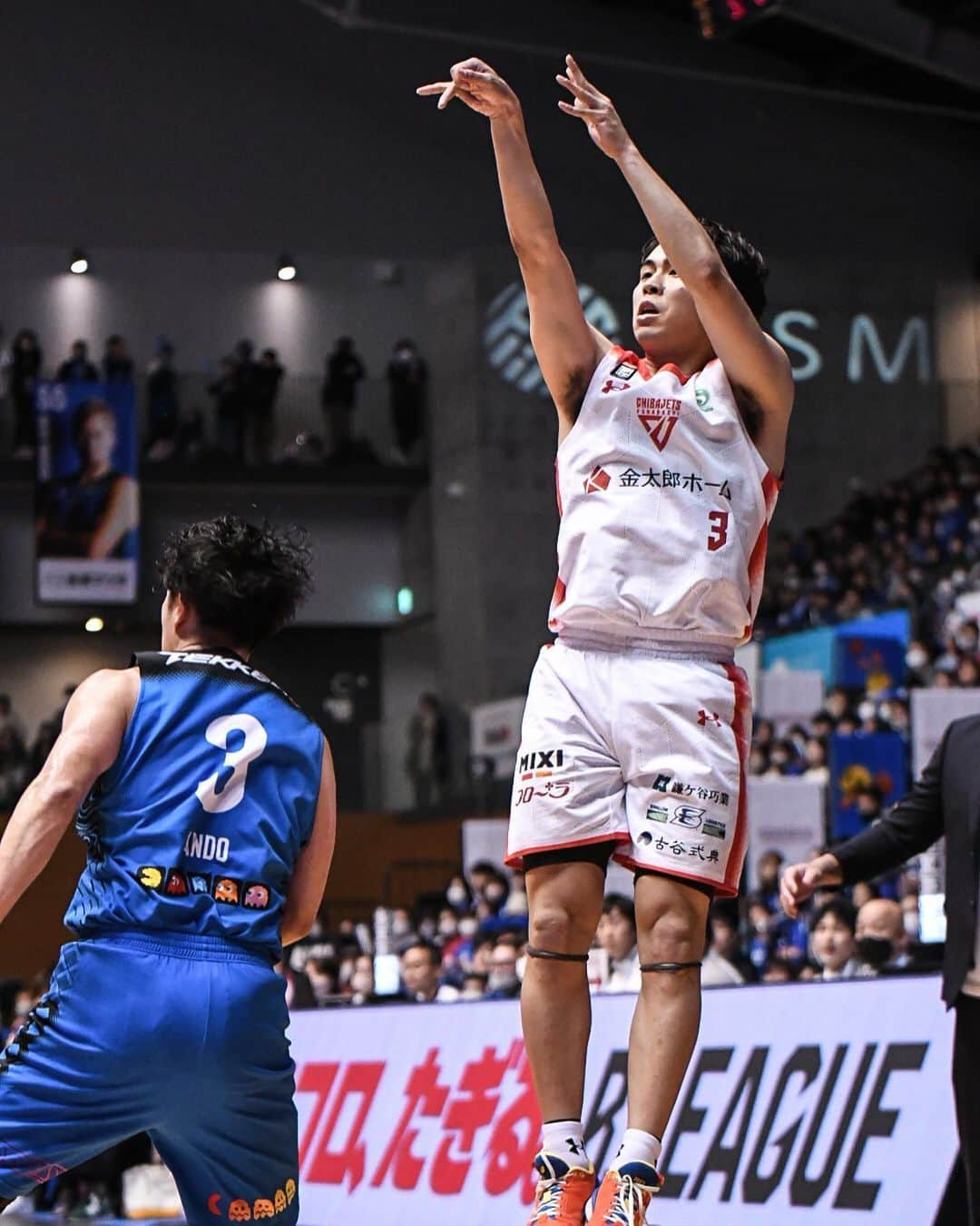 千葉ジェッツさんのインスタグラム写真 - (千葉ジェッツInstagram)「試合風景📸  B.LEAGUE2023-24 vs.島根 🏀試合終了🏀 島根 83-87 千葉  #価値ある一勝 #逆転勝利 #明日も頑張ろう #chibajets #Bリーグ #千葉ジェッツ #バスケ #basketball #portrait  #photograph #ジェッツ写真部 #レンズ越しの世界 #応炎📣🔥 #ありがとうございました✨」12月1日 0時24分 - chibajets_official